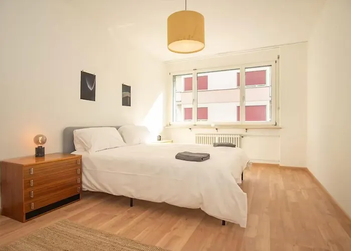 Central Studio Apartment With Free Baselcard - Picasso